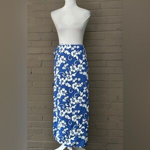 Blue and white floral print sarong M